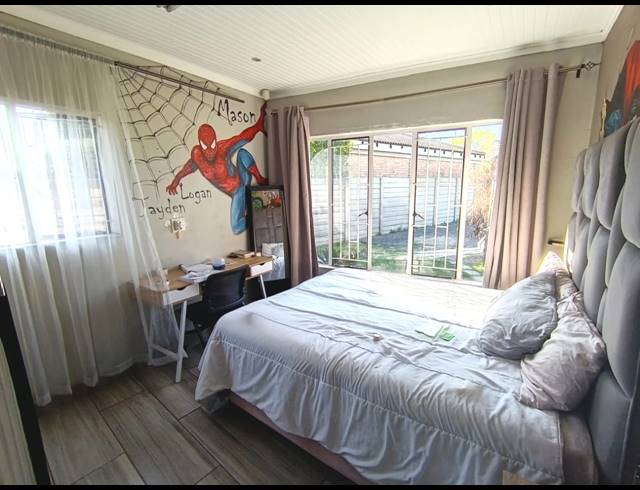 4 BEDROOM FREESTANDING FOR SALE IN SUNAIR PARK